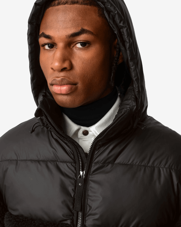 X226V613 Wanderer Vegan Shearling geïsoleerd half pufferjack Heren Hunter zwart