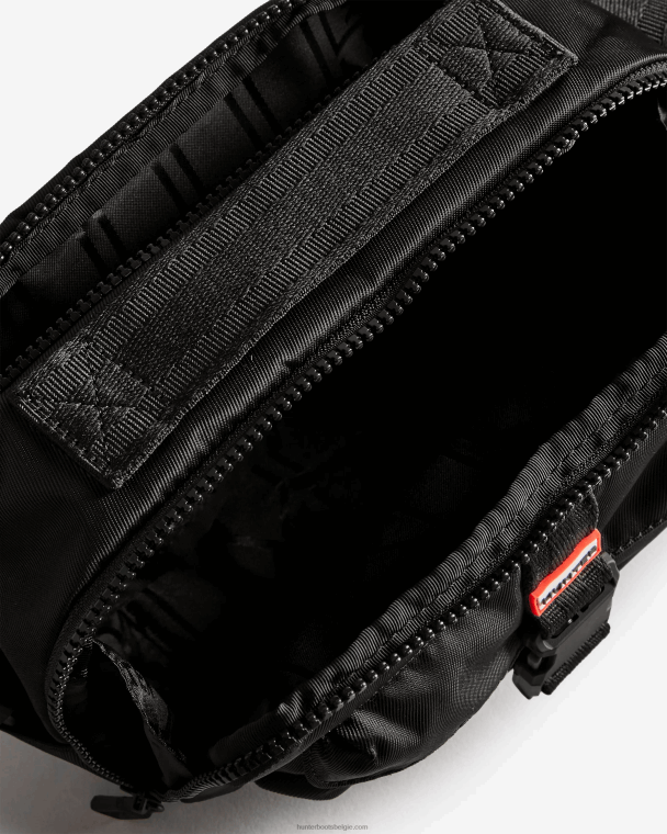 X226V466 nylon crossbodytas met driewegclips aan de bovenkant Heren Hunter zwart