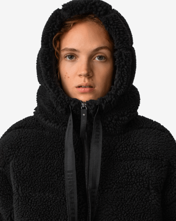 X226V372 Wanderer vegan shearling geïsoleerd kort pufferjack vrouwen Hunter zwart